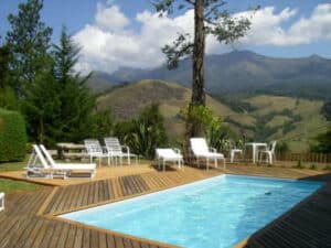 Piscina externa da casa da Colina em Visconde de Mauá