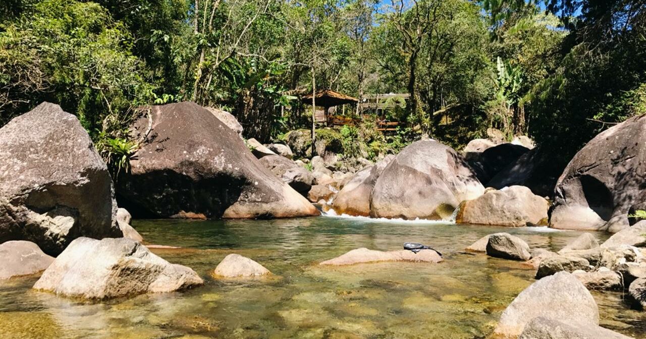 Chalé VIP ZEN de frente para o rio principal de Visconde de Maua