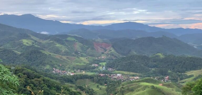 Vista panorâmica das Montanhas de Maua